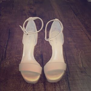 Gianni Bini Nude Platform Stilettos 4” Size 7